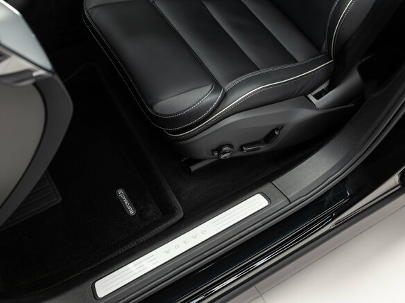 2026 Volvo XC60 II Рестайлинг 2, чёрный, 5990000 рублей - вид 11