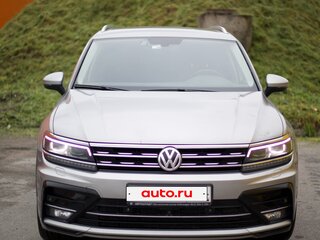 2018 Volkswagen Tiguan II, серебристый, 3150000 рублей, вид 2