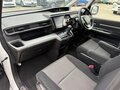 2018 Honda Stepwgn Spada V Рестайлинг, белый, 1610000 рублей - вид 11
