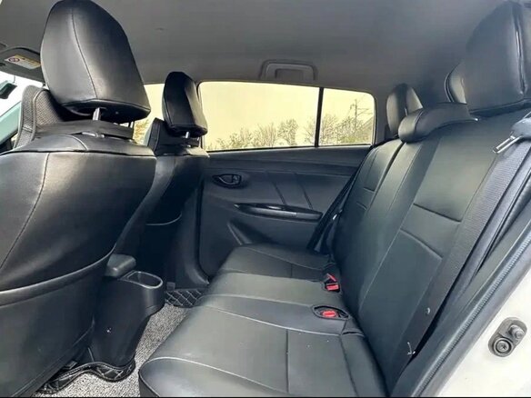2023 Toyota Yaris L X XP150 Рестайлинг, белый, 1450000 рублей - вид 11