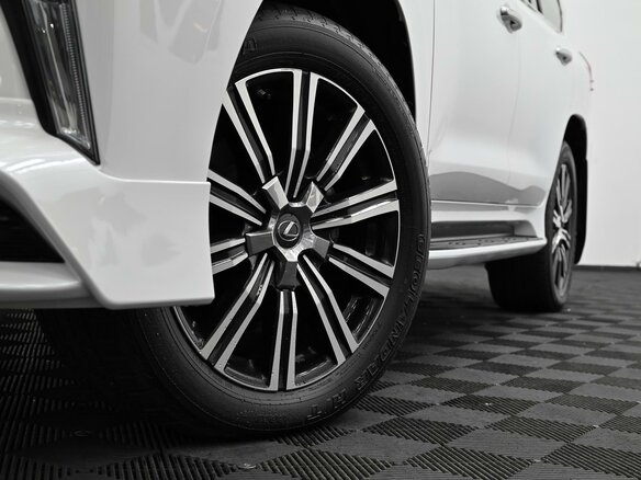 2018 Lexus LX 570 III Рестайлинг 2, белый, 9990000 рублей - вид 30