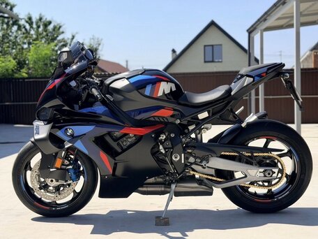 2025 BMW M 1000 RR, чёрный, 3999999 рублей, вид 4