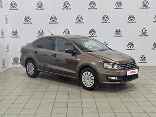 2017 Volkswagen Polo V Рестайлинг, коричневый, 841000 рублей, вид 3