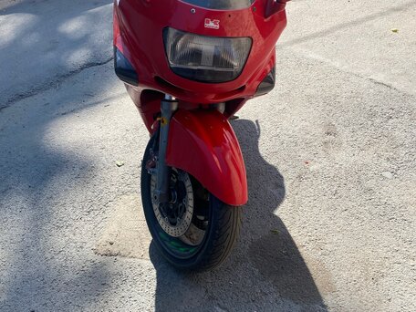 1996 Kawasaki ZZR 400, красный, 240000 рублей, вид 1