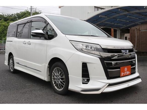 2021 Toyota Noah III (R80) Рестайлинг, белый, 2050000 рублей - вид 2