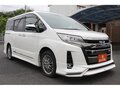 2021 Toyota Noah III (R80) Рестайлинг, белый, 2050000 рублей - вид 2