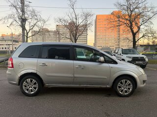 2010 Opel Zafira B Рестайлинг, серебристый, 499000 рублей, вид 4