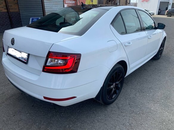 2017 Skoda Octavia III (A7), белый, 1170000 рублей - вид 13