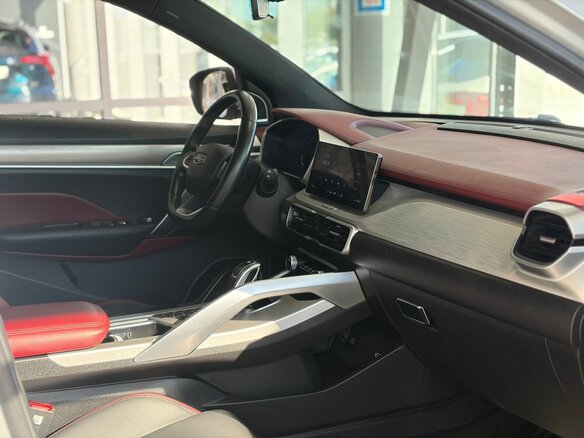 2022 Geely Coolray I, серебристый, 1249000 рублей - вид 6