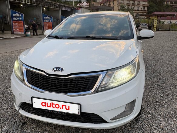 2012 Kia Rio 4-speed III, белый, 650000 рублей