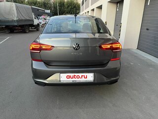 2021 Volkswagen Polo VI, серый, 1685000 рублей, вид 3