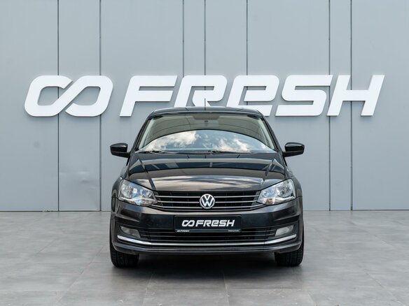 2017 Volkswagen Polo V Рестайлинг, чёрный - вид 2