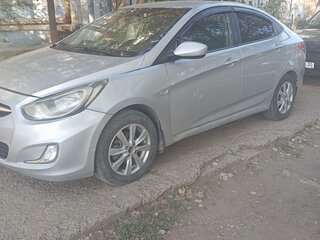 2011 Hyundai Solaris I, серебристый, 500000 рублей, вид 3