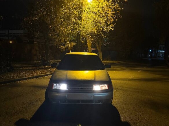 2004 Lada (ВАЗ) 2112, серебристый, 70000 рублей - вид 3