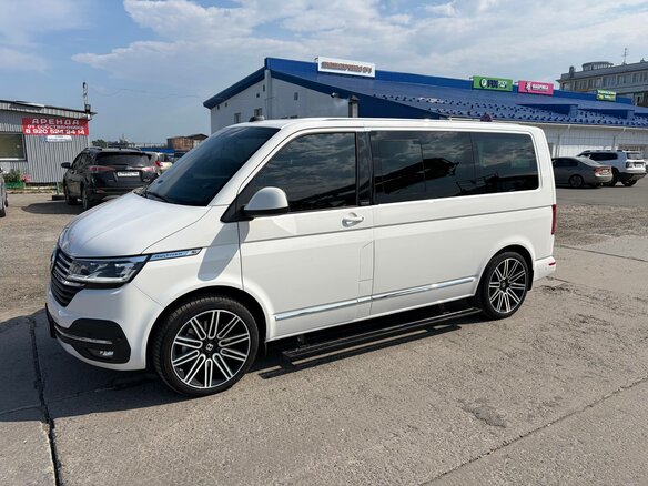 2020 Volkswagen Multivan T6 Рестайлинг, чёрный, 7900000 рублей