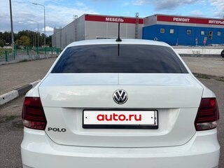 2018 Volkswagen Polo V Рестайлинг, белый, 750000 рублей, вид 4