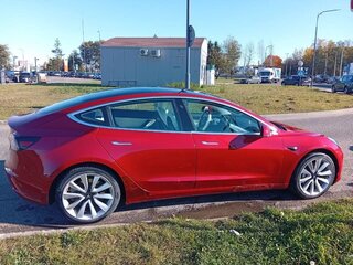 2018 Tesla Model 3 Performance I, красный, 1400000 рублей, вид 5