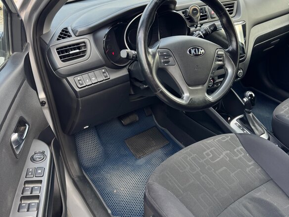 2016 Kia Rio III Рестайлинг, серебристый, 1183000 рублей - вид 11