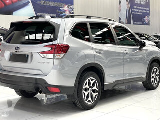 2022 Subaru Forester V Рестайлинг, серебристый, 3350000 рублей, вид 4