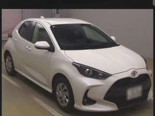 2021 Toyota Yaris IV, белый, 1300000 рублей, вид 1