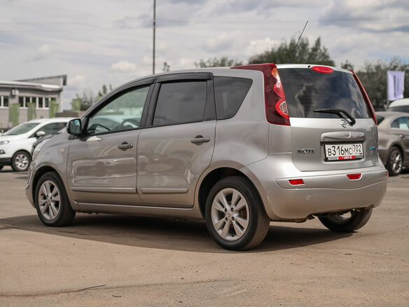 2011 Nissan Note I Рестайлинг, серебристый, 799000 рублей - вид 6
