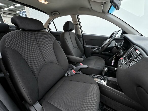2011 Kia Rio II Рестайлинг, белый - вид 10