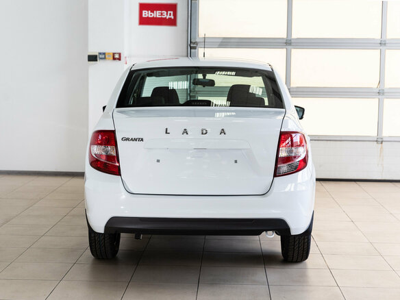 2026 Lada (ВАЗ) Granta I Рестайлинг, белый, 1250000 рублей - вид 4