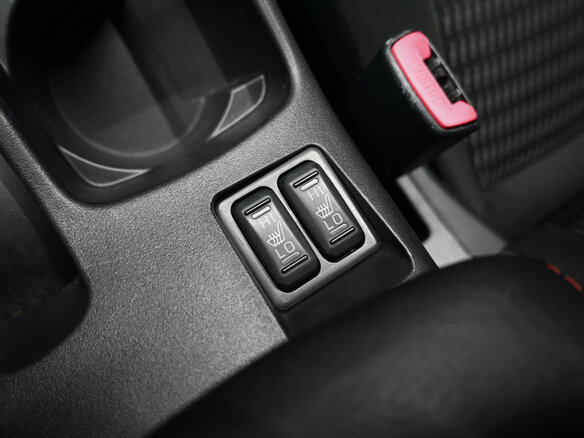 2012 Mitsubishi Lancer X Рестайлинг, белый, 860000 рублей - вид 16