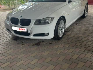 2010 BMW 3 серии 325i V (E90/E91/E92/E93) Рестайлинг, белый, 1060000 рублей, вид 1