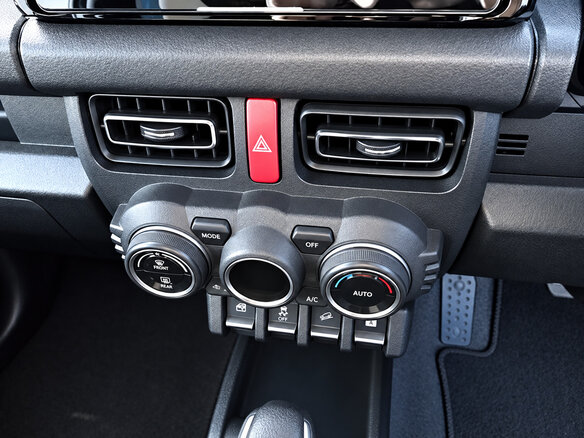 2023 Suzuki Jimny Kei car IV, чёрный, 1670000 рублей - вид 5