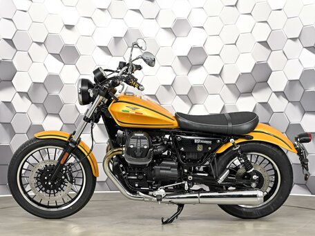2016 Moto Guzzi V 9, жёлтый, 677000 рублей, вид 4