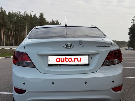 2012 Hyundai Solaris I, белый, 750000 рублей, вид 3