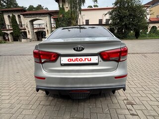 2016 Kia Rio III Рестайлинг, серебристый, 950000 рублей, вид 2