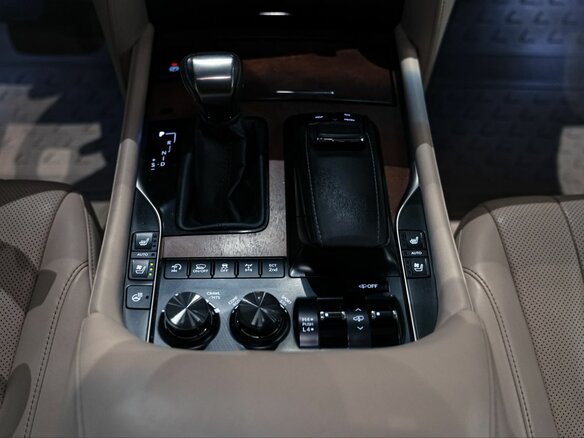 2016 Lexus LX 450d III Рестайлинг 2, белый, 6950000 рублей - вид 14