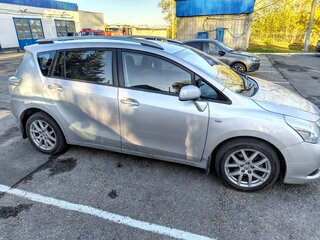 2011 Toyota Verso I, серебристый, 960000 рублей, вид 2