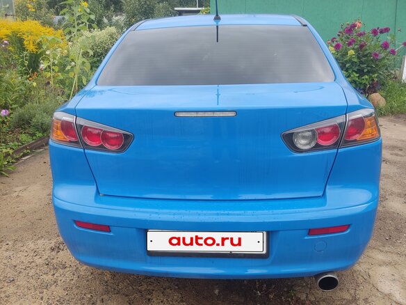2010 Mitsubishi Lancer X, синий, 600000 рублей - вид 2
