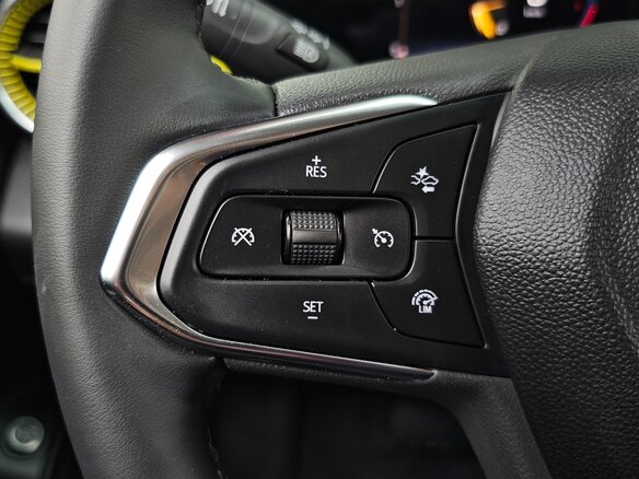2023 Chevrolet Trax II, белый, 1770000 рублей - вид 11