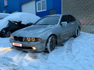 2003 BMW 5 серии 525i IV (E39) Рестайлинг, серебристый, 800000 рублей, вид 3