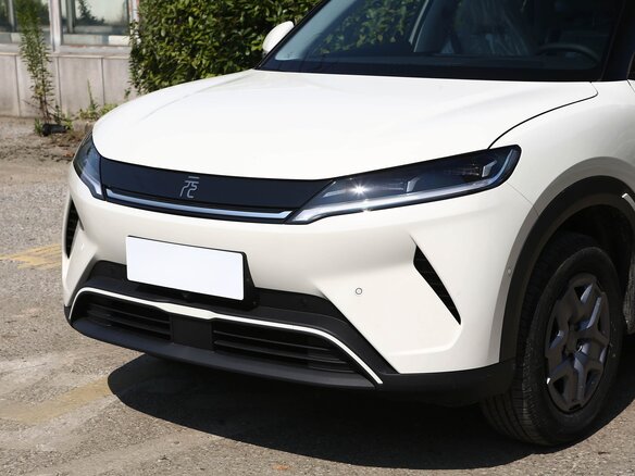 2026 BYD Yuan Up 45.12 kWh, белый, 2267007 рублей - вид 8