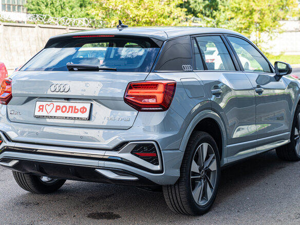 2026 Audi Q2 L 35 TFSI I Рестайлинг, серый, 3990000 рублей - вид 3