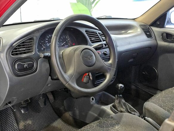 2005 Daewoo Lanos, красный, 160000 рублей - вид 11
