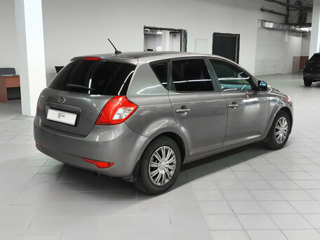 2010 Kia Ceed I Рестайлинг, бежевый, 587000 рублей, вид 3