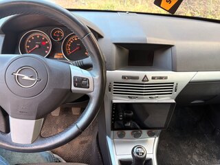 2010 Opel Astra GTC H Рестайлинг, чёрный, 550000 рублей, вид 4