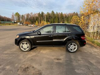 2005 Mercedes-Benz M-Класс 350 II (W164), чёрный, 650000 рублей, вид 4
