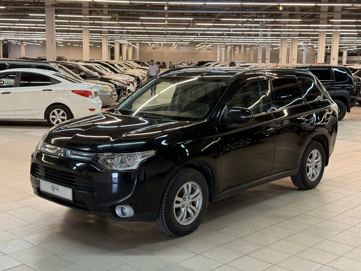 Открыть фотографии: Mitsubishi Outlander III