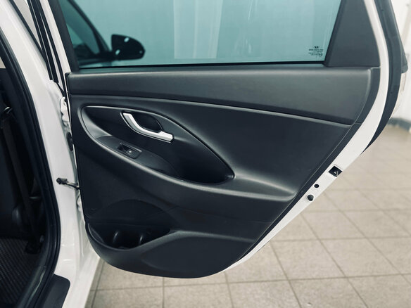 2023 Hyundai i30 III Рестайлинг 2, белый, 1670000 рублей - вид 14