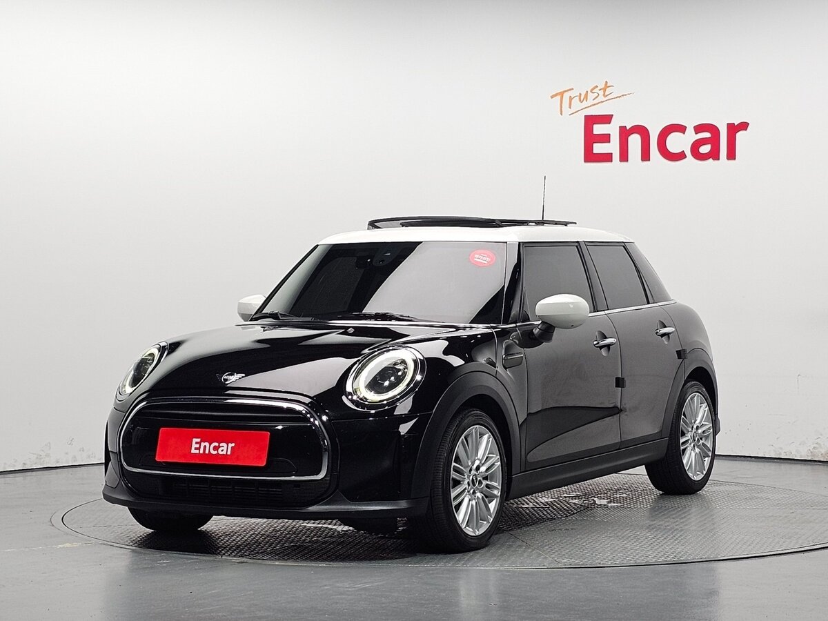 Открыть фотографии: Mini Hatch III (F55/F56) Рестайлинг 2