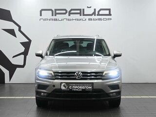 2018 Volkswagen Tiguan II, серебристый, 2279900 рублей, вид 2