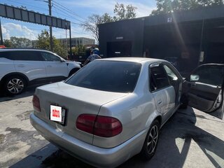 2000 Toyota Corolla VIII (E110) Рестайлинг, серебристый, 300000 рублей, вид 4