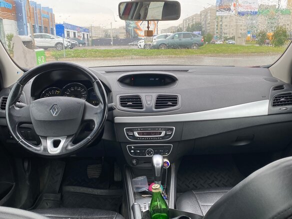 2012 Renault Fluence I, красный, 550000 рублей - вид 4